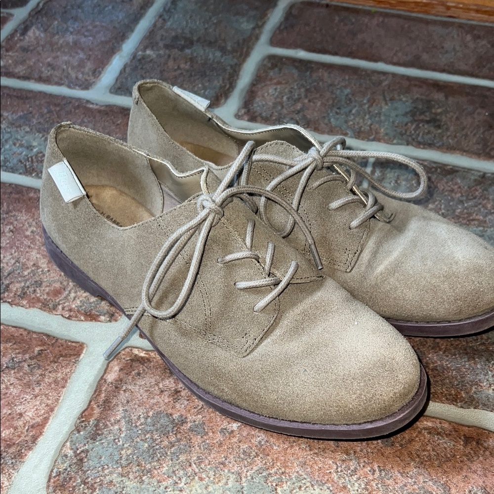 G.h Bass & Co. Bass Emmie 2 Womens Buck oxfords